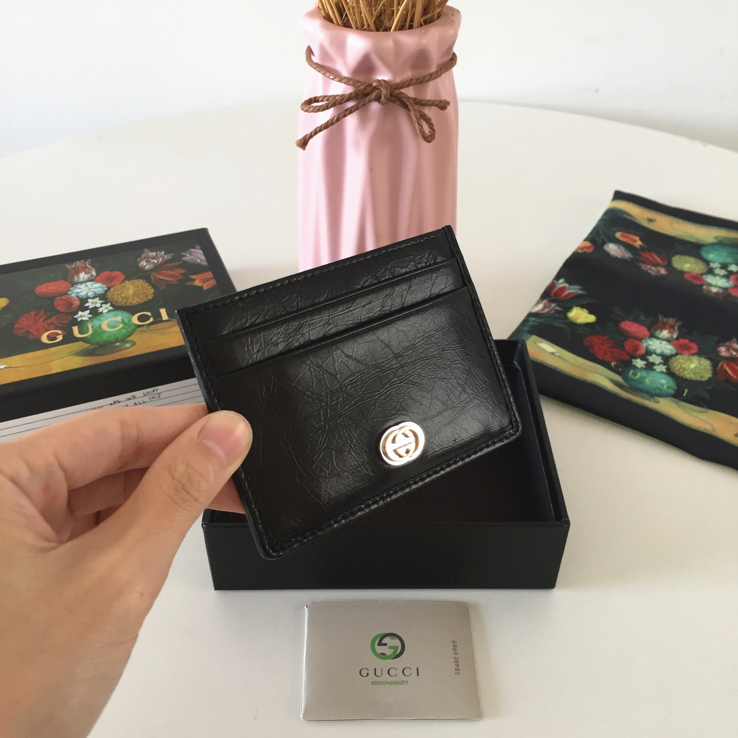 구찌 GG 인토로킹 레더 카드 케이스